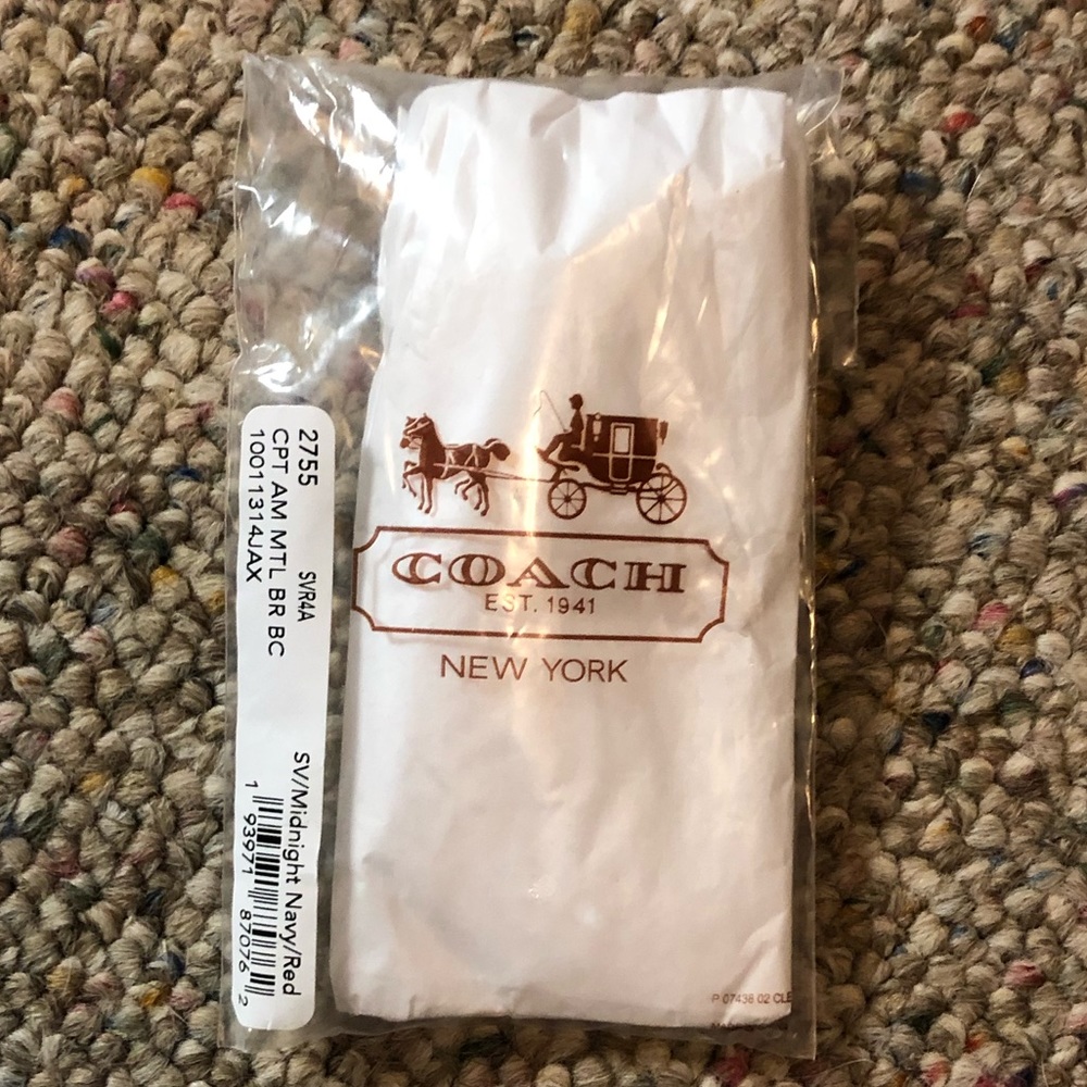 ๐ Coach x Marvel Captain America Bear Key Fob - Picture 4 of 6
